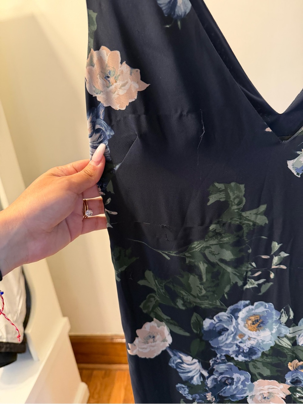 Abercrombie & Fitch Navy Floral V-Neck Fitted-to-Flare Maxi Dress - Picture 6 of 6